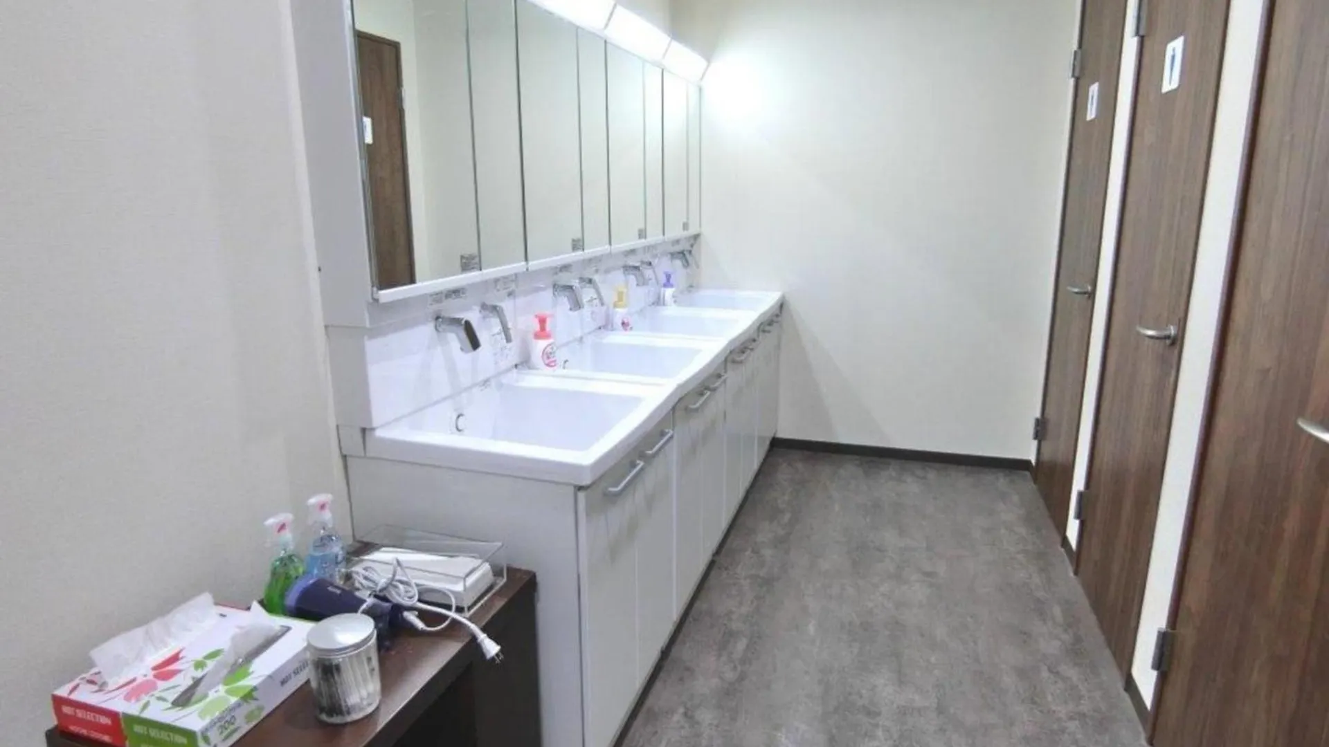 Capsule Hotel Manyudo