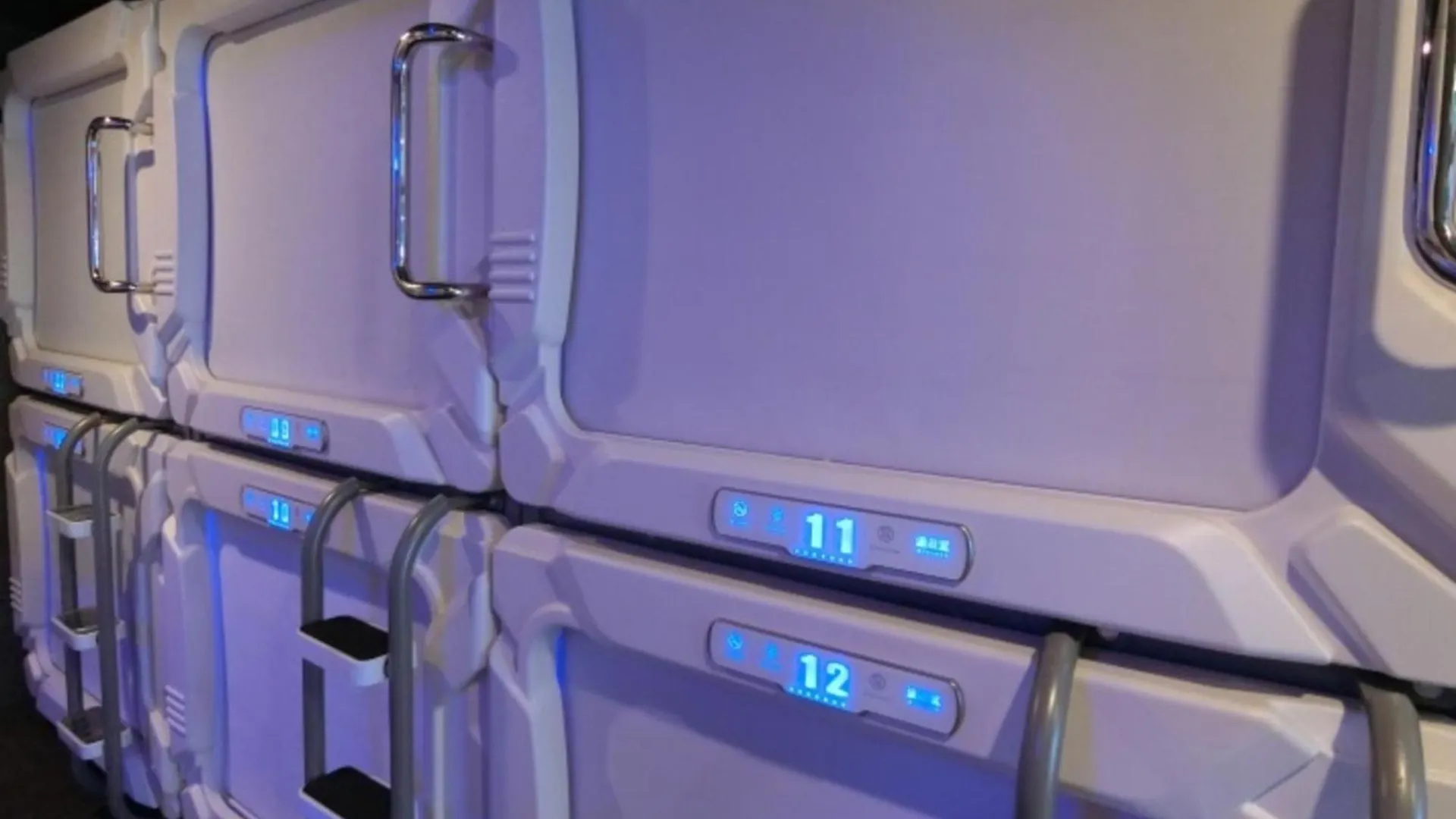 Capsule Hotel Manyudo