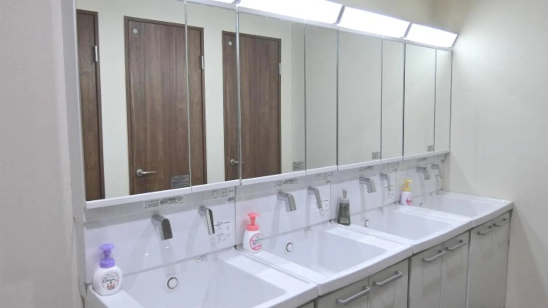 Capsule Hotel Manyudo
