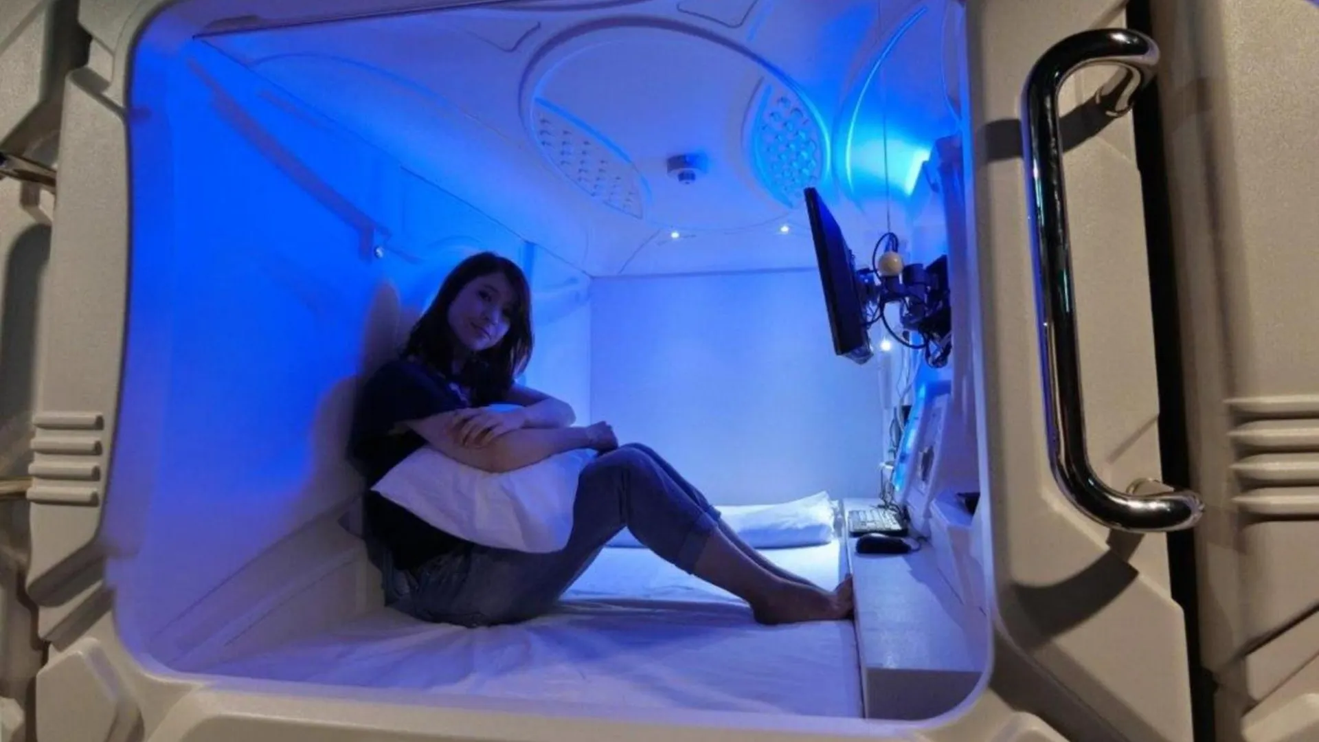 Capsule Hotel Manyudo